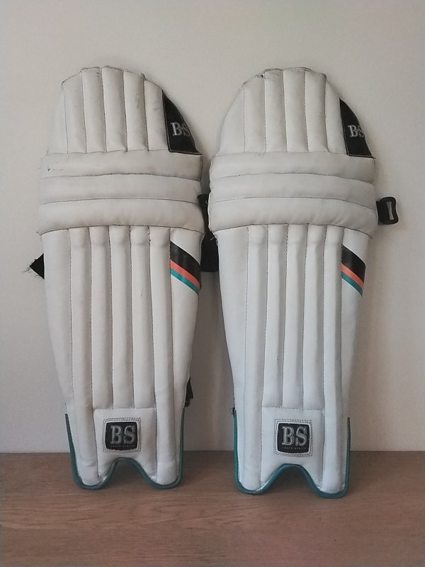 B & S Volcan Batting Pads