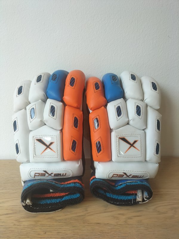 Maxed Blaze Cricket Gloves - Right Hand