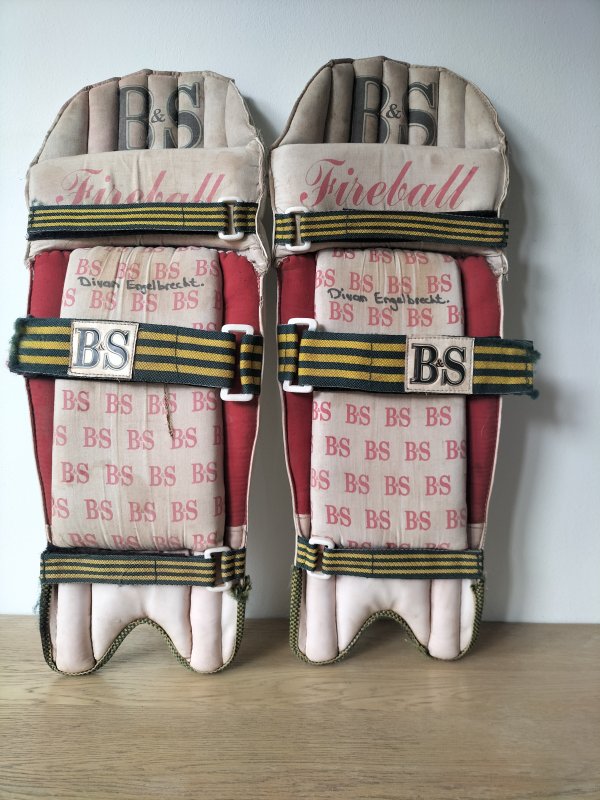 B & S Fireball Batting Pads