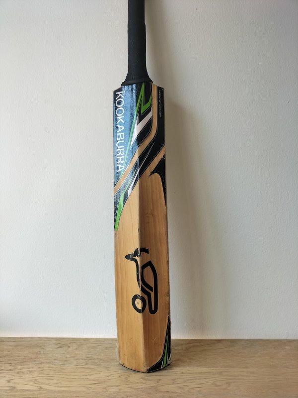 Kookaburra Kahuna 400 Cricket Bat