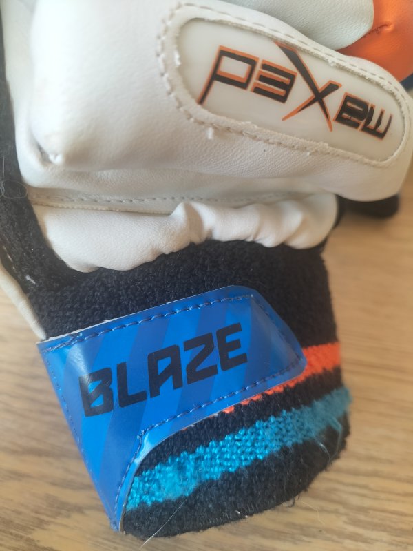 Maxed Blaze Cricket Gloves - Right Hand