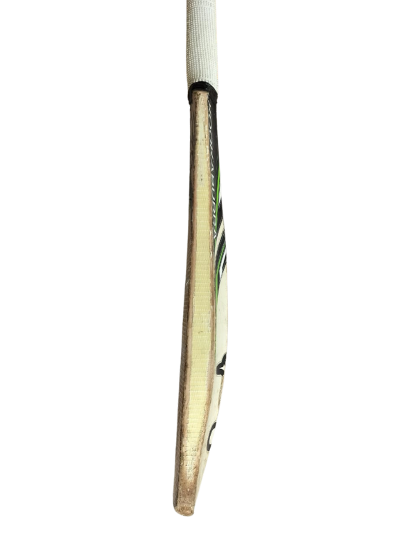 Kookaburra Kahuna Cricket Bat (2)