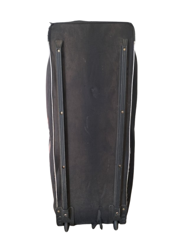 Maxed Wheelie Bag - Cricket