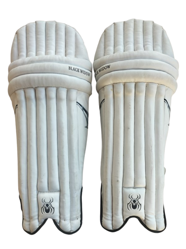 Black Widow Batting Pads (Boys)