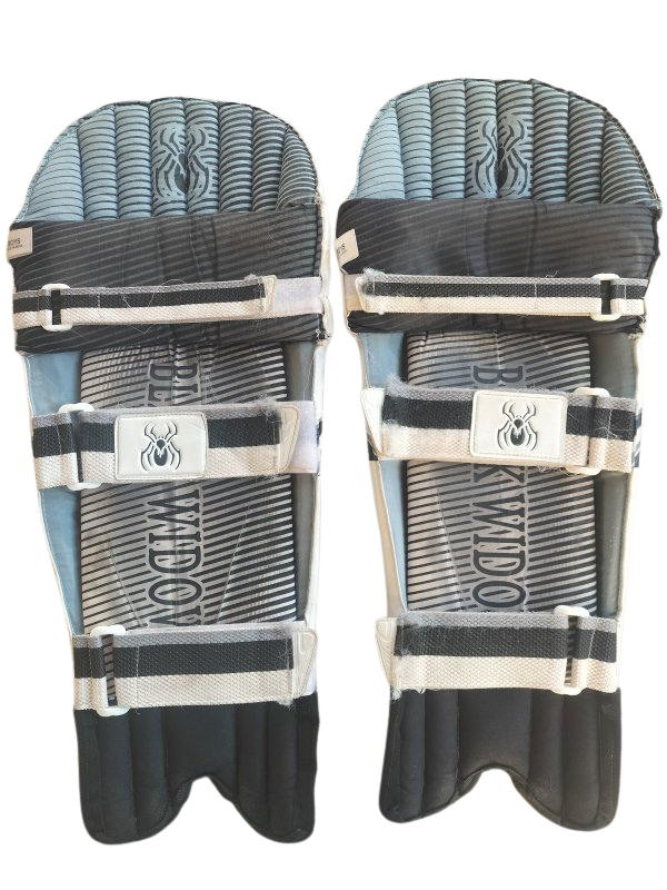Black Widow Batting Pads (Boys)