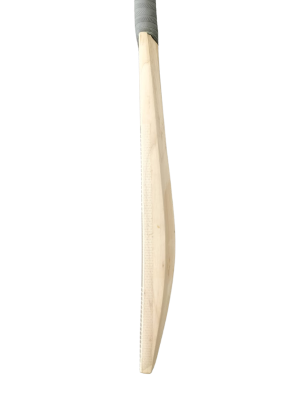 Kookaburra Onyx Pro 600 Cricket Bat (6) - fully refurbished