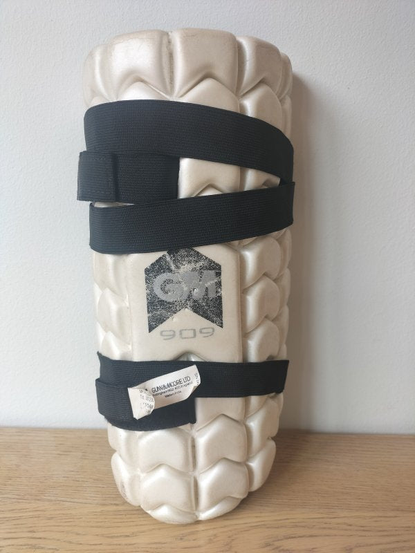 Gunne & Moore 909 Thigh Guard