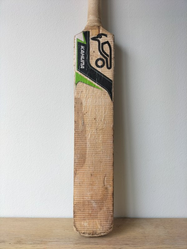 Kookaburra Kahuna Cricket Bat Size 2