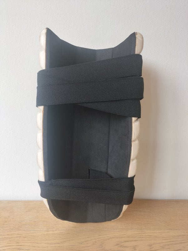 Gunne & Moore 909 Thigh Guard