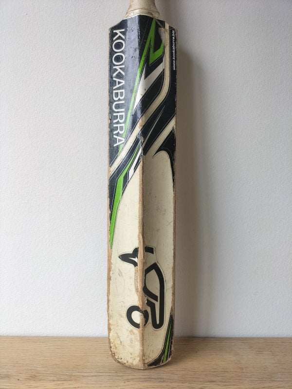 Kookaburra Kahuna Cricket Bat Size 2
