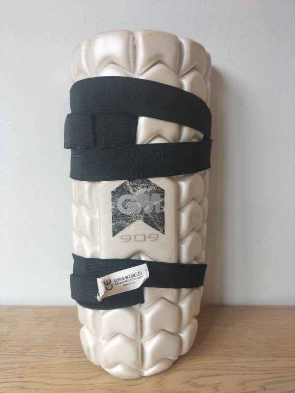 Gunne & Moore 909 Thigh Guard